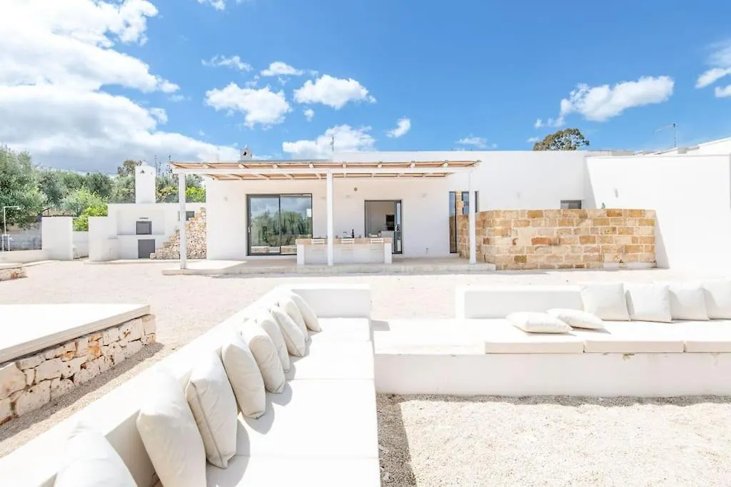 Villa La Selva By Raro Villas-1